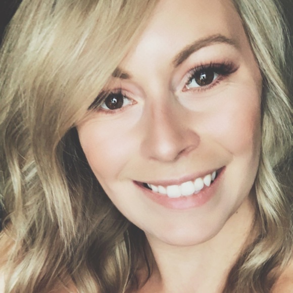 Meet your Posher, Ani - Picture 1 of 1